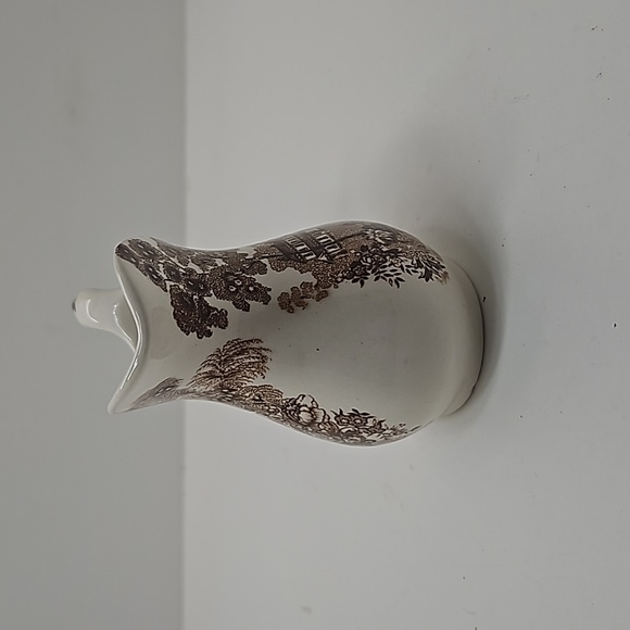 Royal Staffordshire Tonquin Brown Creamer ABSOLUTELY BEAUTIFUL - Picture 2 of 6